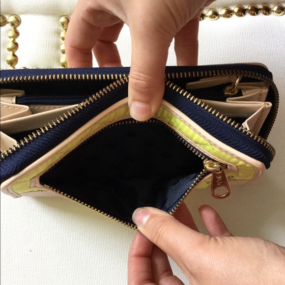 🥥Juicy Couture Neon Green Quilted Wallet🥥 - Picture 6 of 8